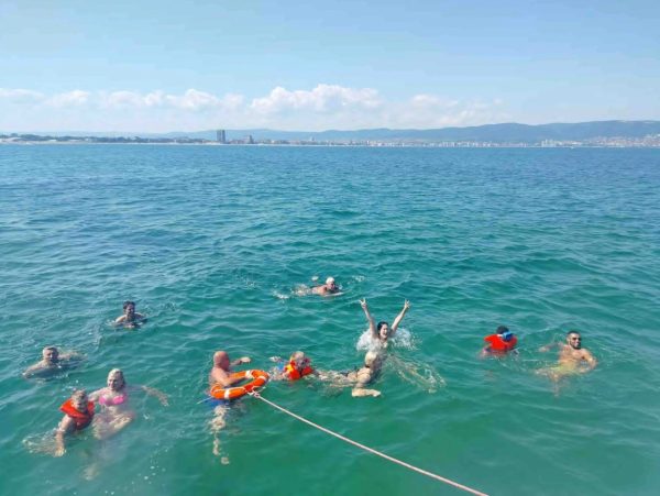 Catamaran Bubo – Morning & Afternoon Sea Picnic - Image 3