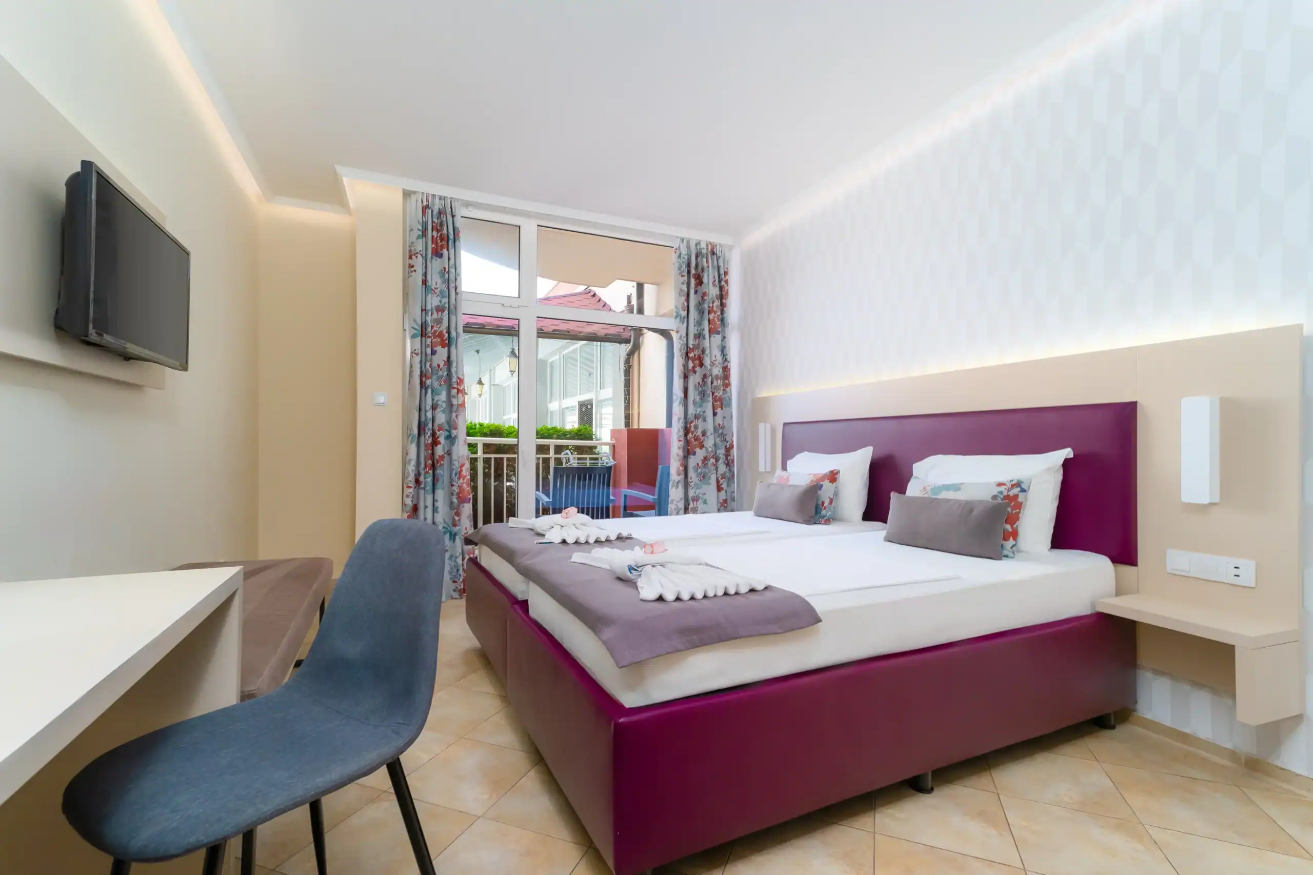 Promo Room at MPM Hotel Astoria with internal or service-area outlook