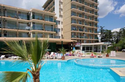 Hotel Arda Sunny Beach exterior and pool