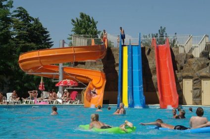 Hotel Iskar Aquapark pool and water slides
