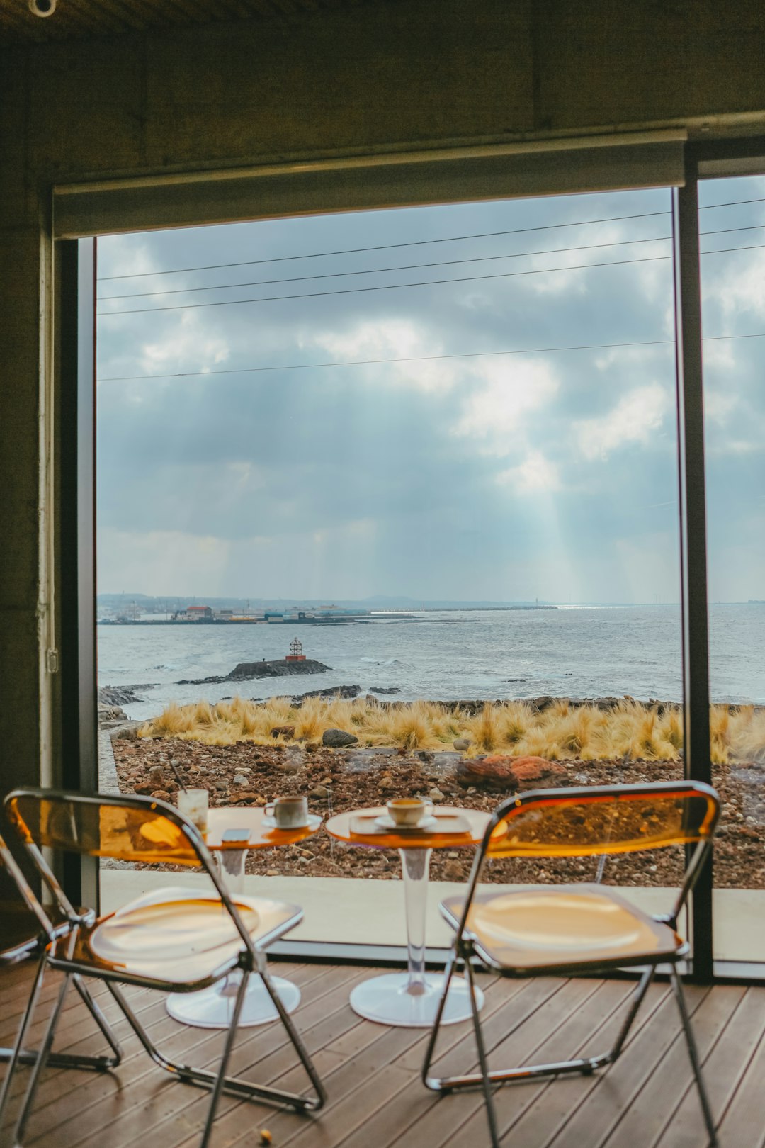 Seaside café where visitors can wait for a short rain shower